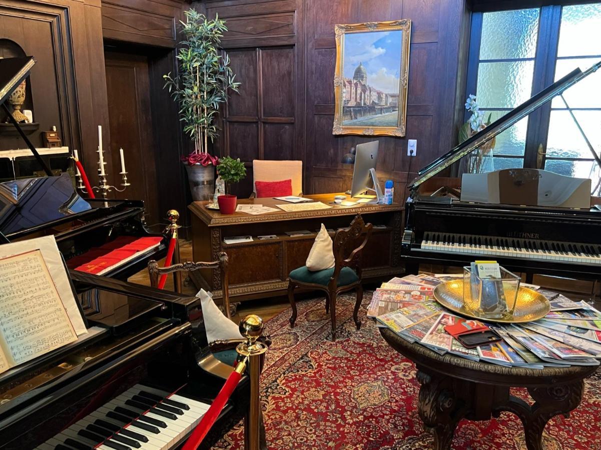 Schloss Grabow, Resting Place & A Luxury Piano Collection Resort, Prignitz Brandenburg Exterior foto